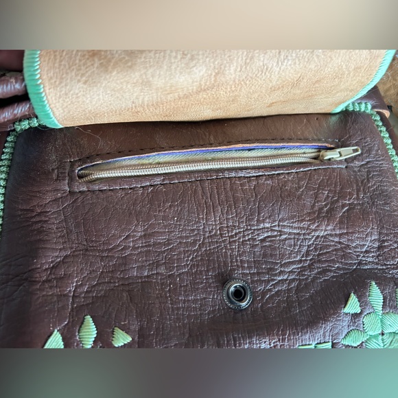 Moroccan cross body bag w/green embroidery - Picture 3 of 5
